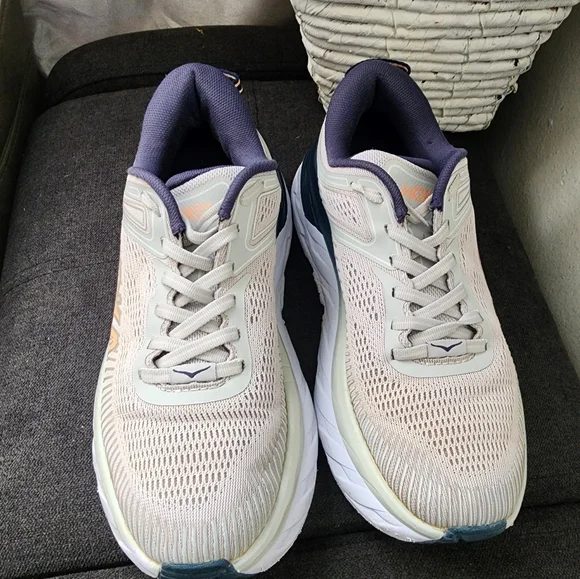 Hoka One on One Womens Bondi  Gray Running Shoes Sneakers Size 6w - Picture 2 of 6